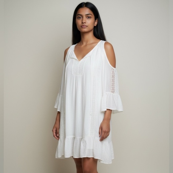 entro Dresses & Skirts - Entro ladies sundress cold shoulder small OS flowy white Lacey. Fully lined.